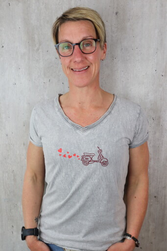 finestreta-1-v-shirt-vespaherzen-gris-damen.JPG